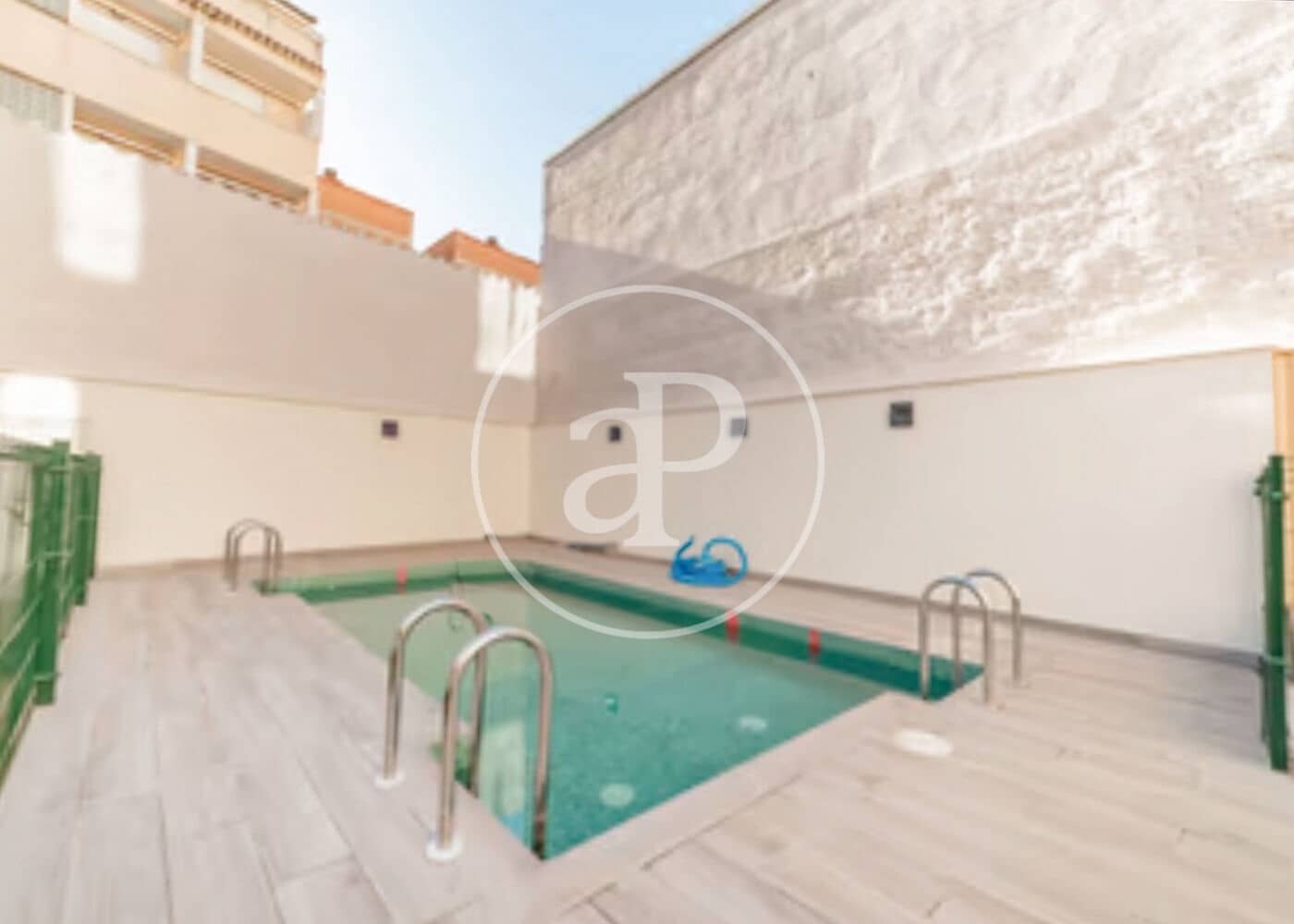 2 bedroom Apartment for rent in Madrid city with pool garage - € 2,150 (Ref: 8867241)
