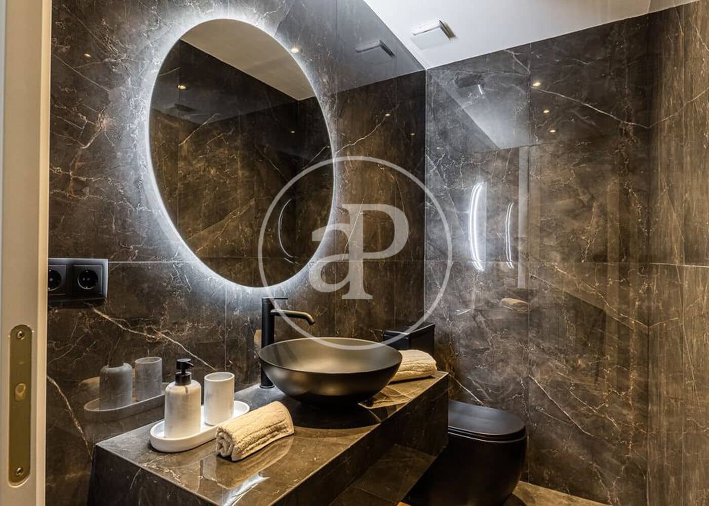 2 soveværelse Lejlighed til salg i Madrid by - € 1.950.000 (Ref: 8874751)