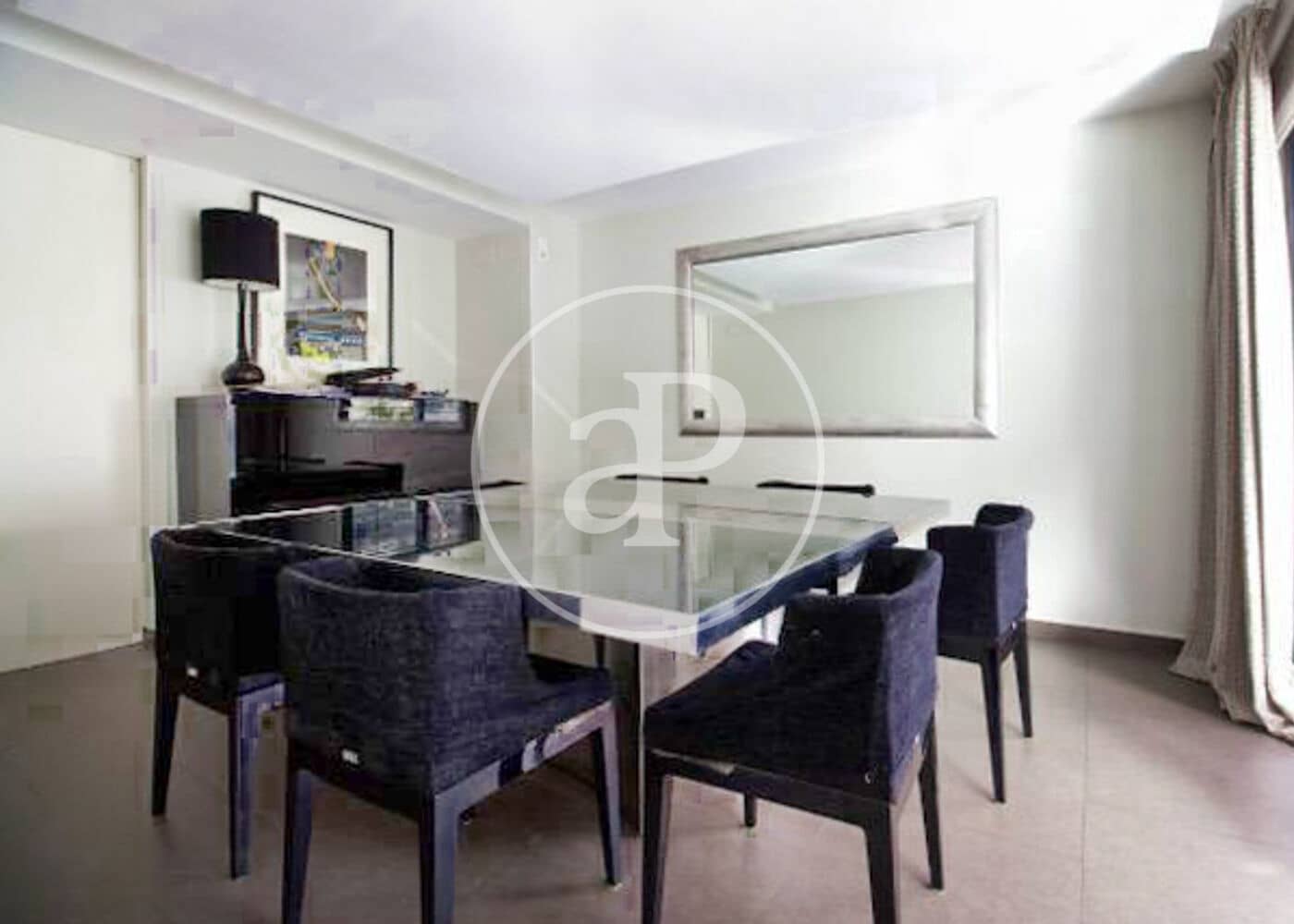 Chalet de 8 habitaciones en Madrid ciudad en venta con piscina - 3.950.000 € (Ref: 8884393)