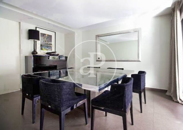 Chalet de 8 habitaciones en Nueva España, Madrid ciudad en venta con piscina - 3.950.000 € (Ref: 8884393)