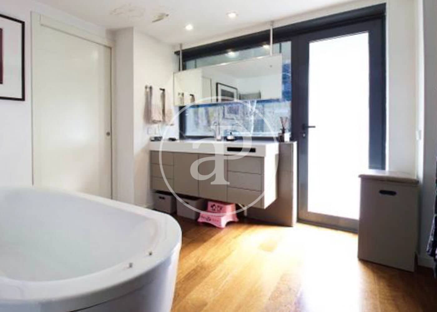 Chalet de 8 habitaciones en Madrid ciudad en venta con piscina - 3.950.000 € (Ref: 8884393)