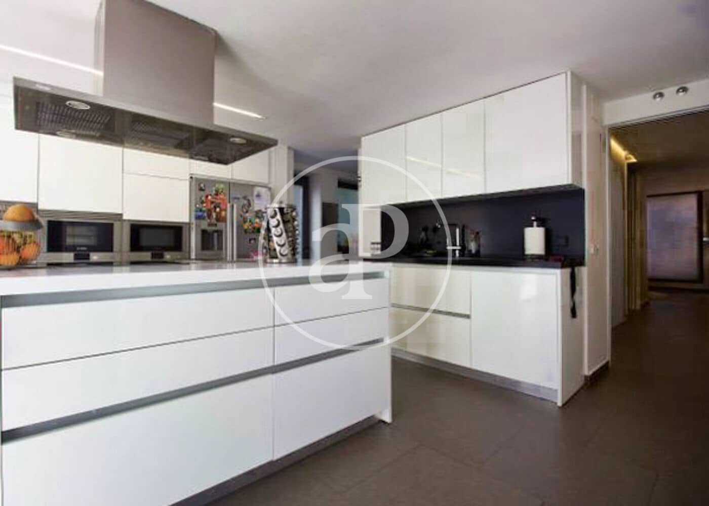 Chalet de 8 habitaciones en Madrid ciudad en venta con piscina - 3.950.000 € (Ref: 8884393)