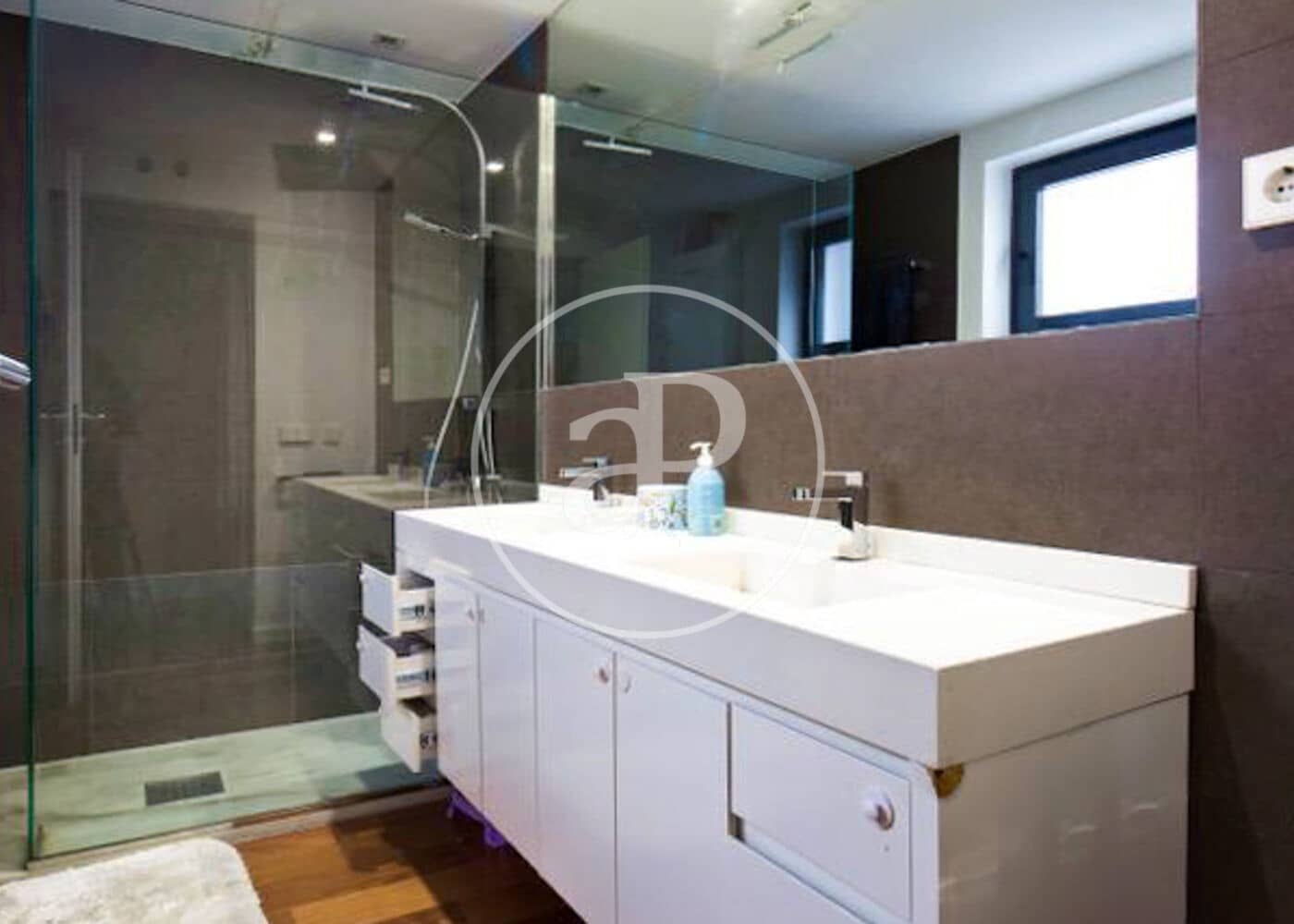 Chalet de 8 habitaciones en Madrid ciudad en venta con piscina - 3.950.000 € (Ref: 8884393)