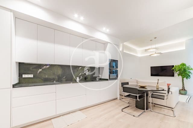 1 soveværelse Lejlighed til leje i Cortes, Madrid by - € 1.800 (Ref: 8884397)