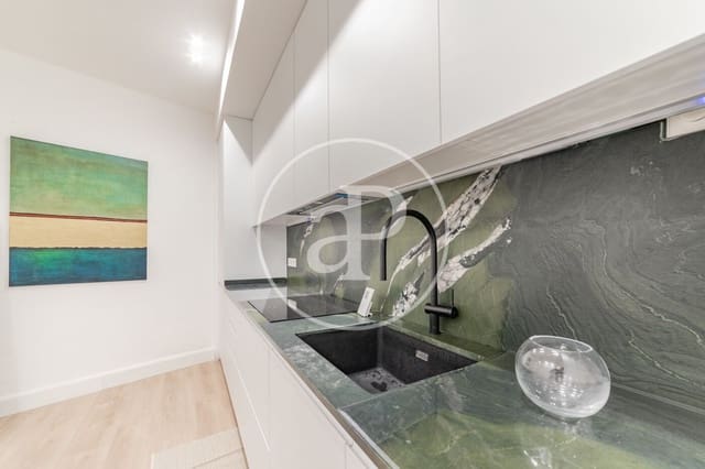 1 soveværelse Lejlighed til leje i Cortes, Madrid by - € 1.800 (Ref: 8884397)