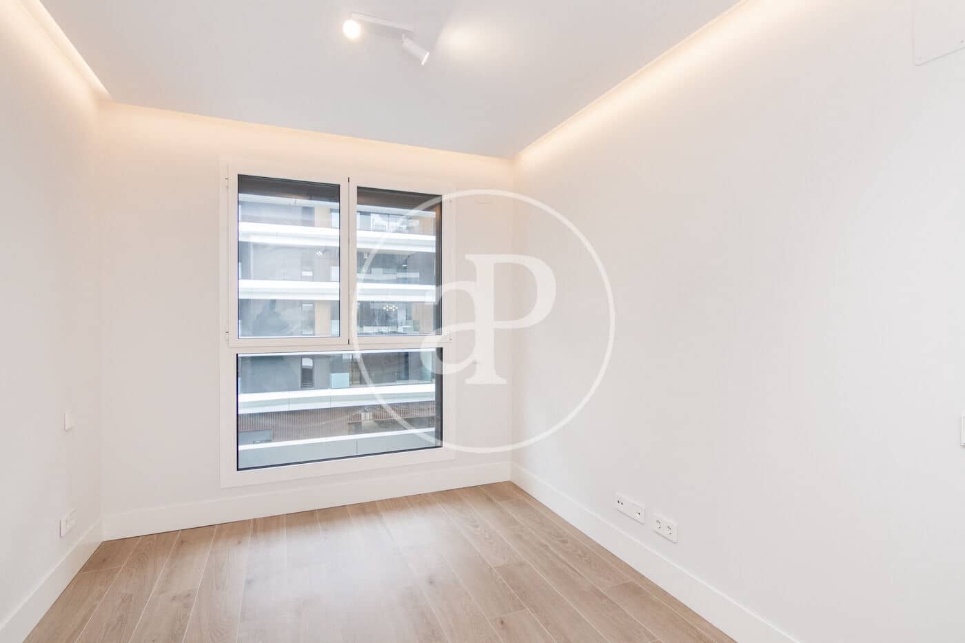 1 Zimmer Apartment zu vermieten in Madrid Stadt mit Pool Garage - 1.650 € (Ref: 8888349)