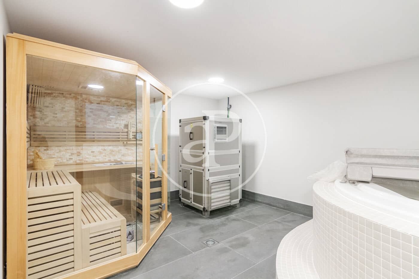 1 Zimmer Apartment zu vermieten in Madrid Stadt mit Pool Garage - 1.650 € (Ref: 8888349)
