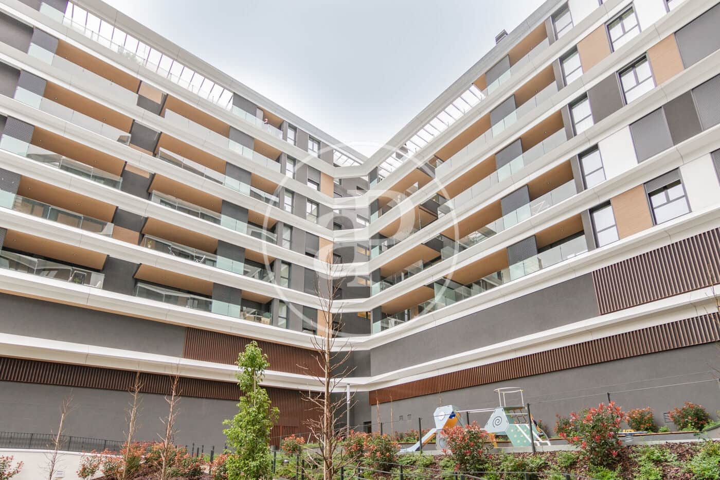 1 Zimmer Apartment zu vermieten in Madrid Stadt mit Pool Garage - 1.650 € (Ref: 8888349)
