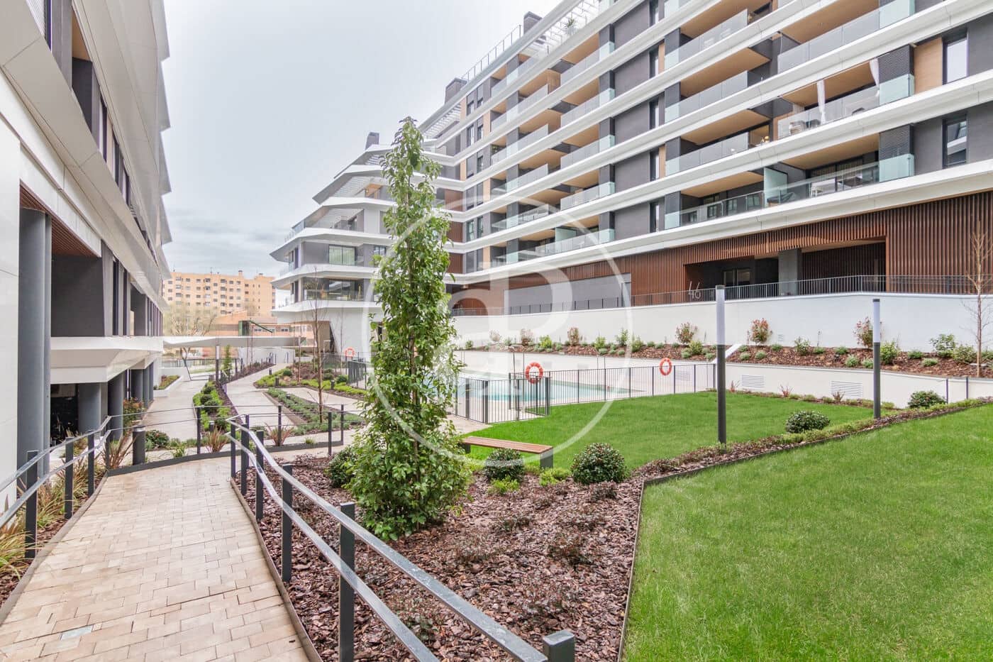 1 Zimmer Apartment zu vermieten in Madrid Stadt mit Pool Garage - 1.650 € (Ref: 8888349)