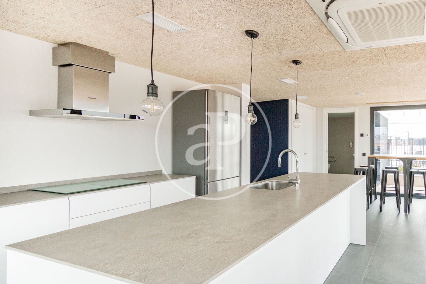 1 Zimmer Apartment zu vermieten in Madrid Stadt mit Pool Garage - 1.650 € (Ref: 8888349)