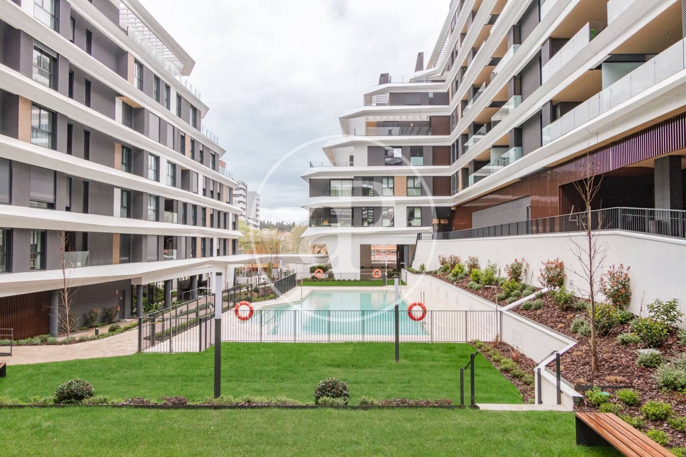 1 Zimmer Apartment zu vermieten in Madrid Stadt mit Pool Garage - 1.650 € (Ref: 8888349)
