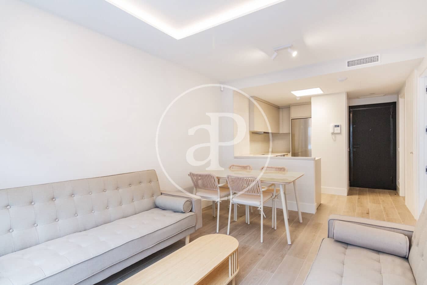 1 Zimmer Apartment zu vermieten in Madrid Stadt mit Pool Garage - 1.650 € (Ref: 8888349)