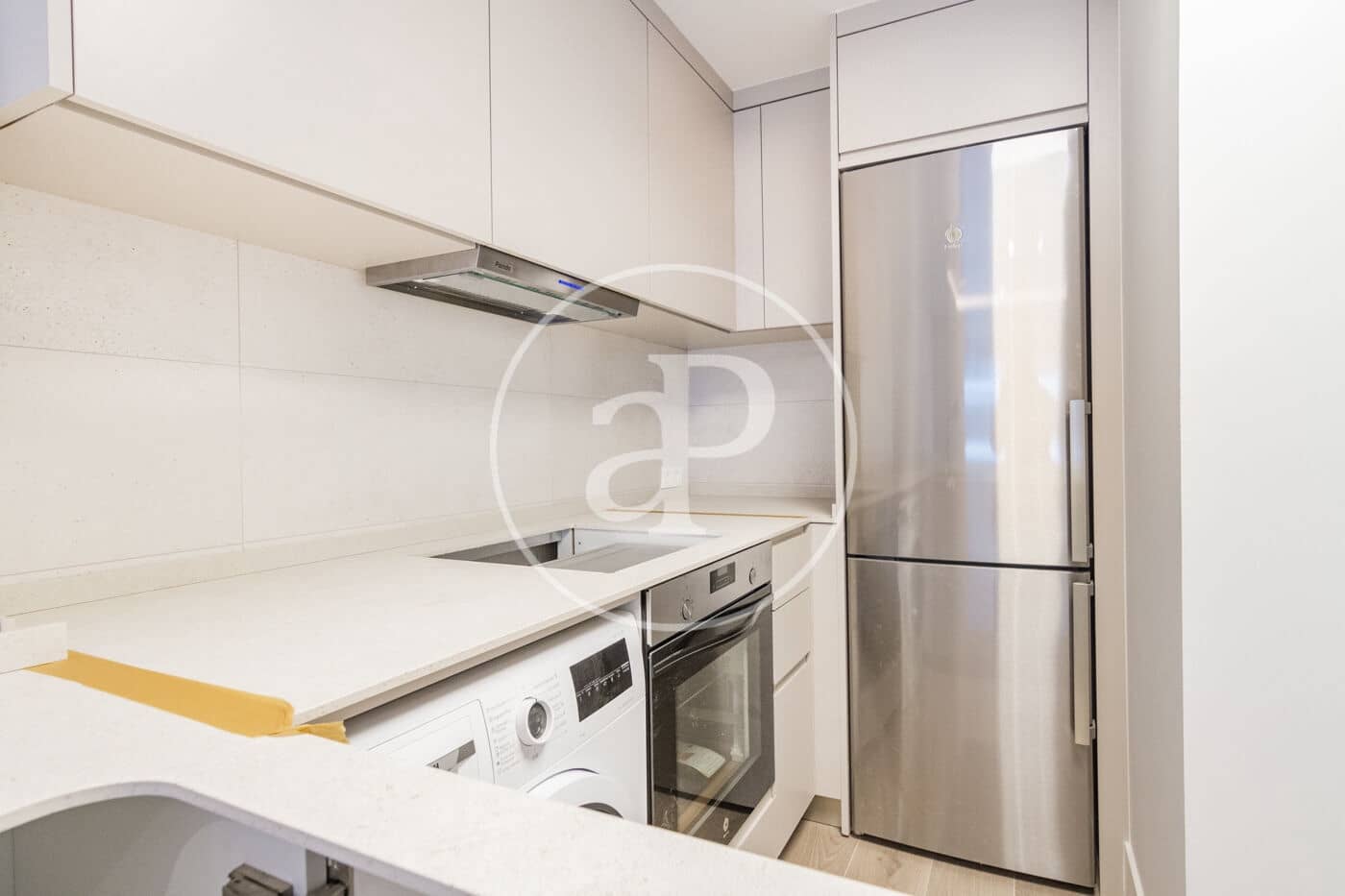 1 Zimmer Apartment zu vermieten in Madrid Stadt mit Pool Garage - 1.650 € (Ref: 8888349)