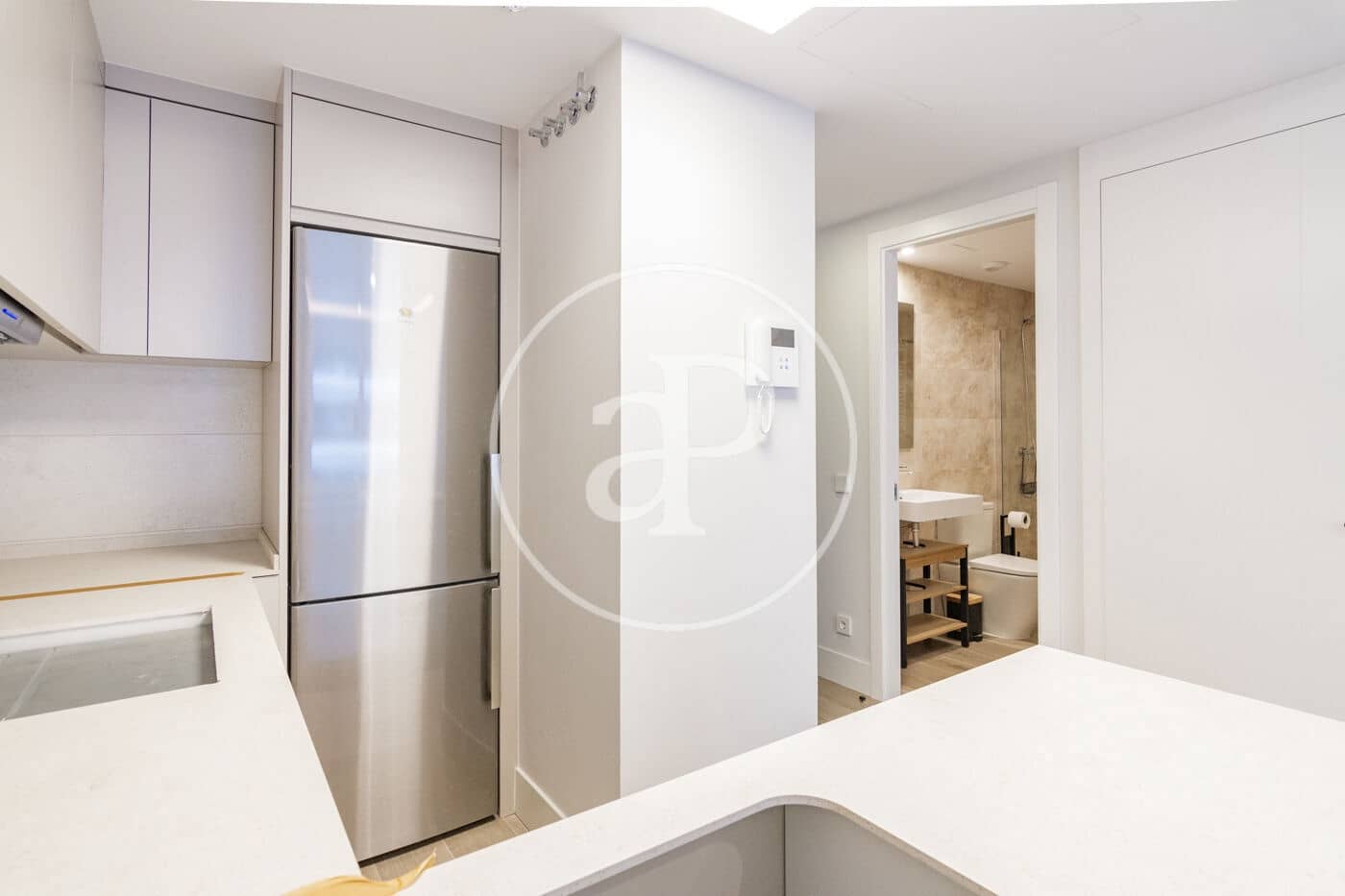 1 Zimmer Apartment zu vermieten in Madrid Stadt mit Pool Garage - 1.650 € (Ref: 8888349)