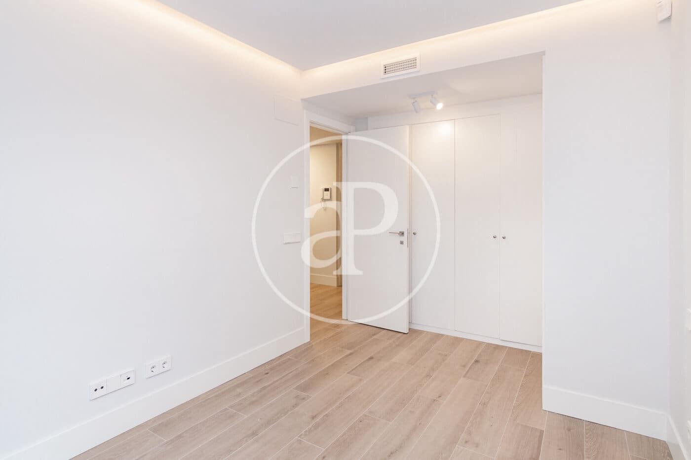 1 Zimmer Apartment zu vermieten in Madrid Stadt mit Pool Garage - 1.650 € (Ref: 8888349)