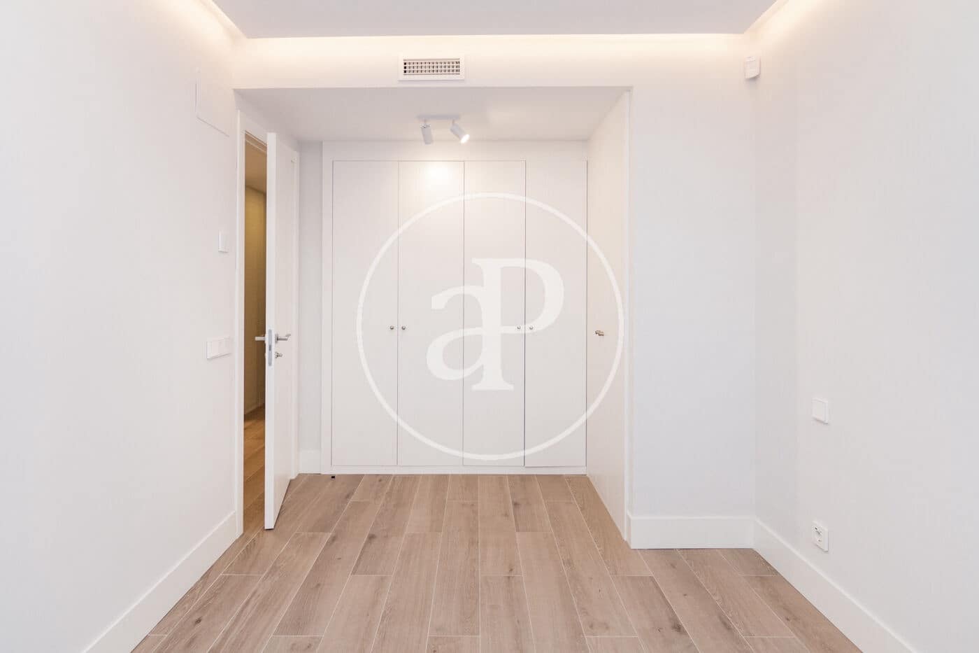 1 Zimmer Apartment zu vermieten in Madrid Stadt mit Pool Garage - 1.650 € (Ref: 8888349)