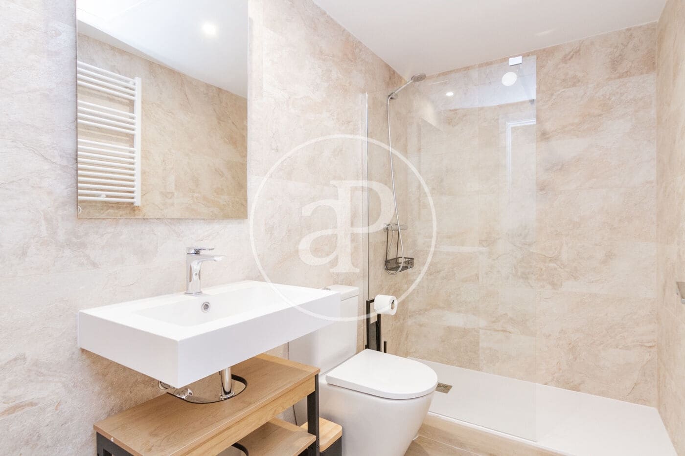 1 Zimmer Apartment zu vermieten in Madrid Stadt mit Pool Garage - 1.650 € (Ref: 8888349)