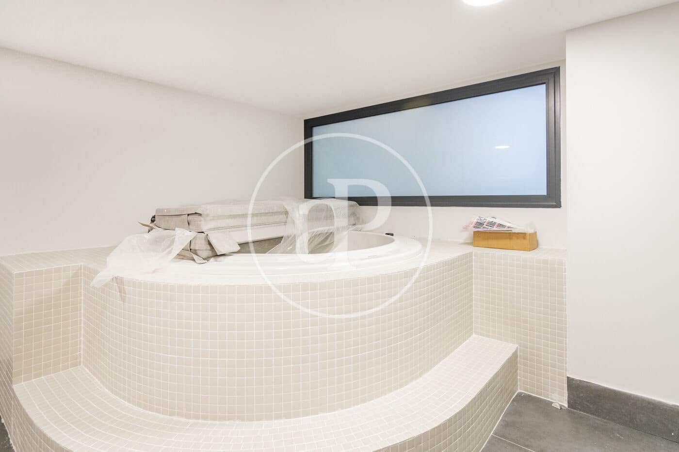 1 Zimmer Apartment zu vermieten in Madrid Stadt mit Pool Garage - 1.650 € (Ref: 8888349)