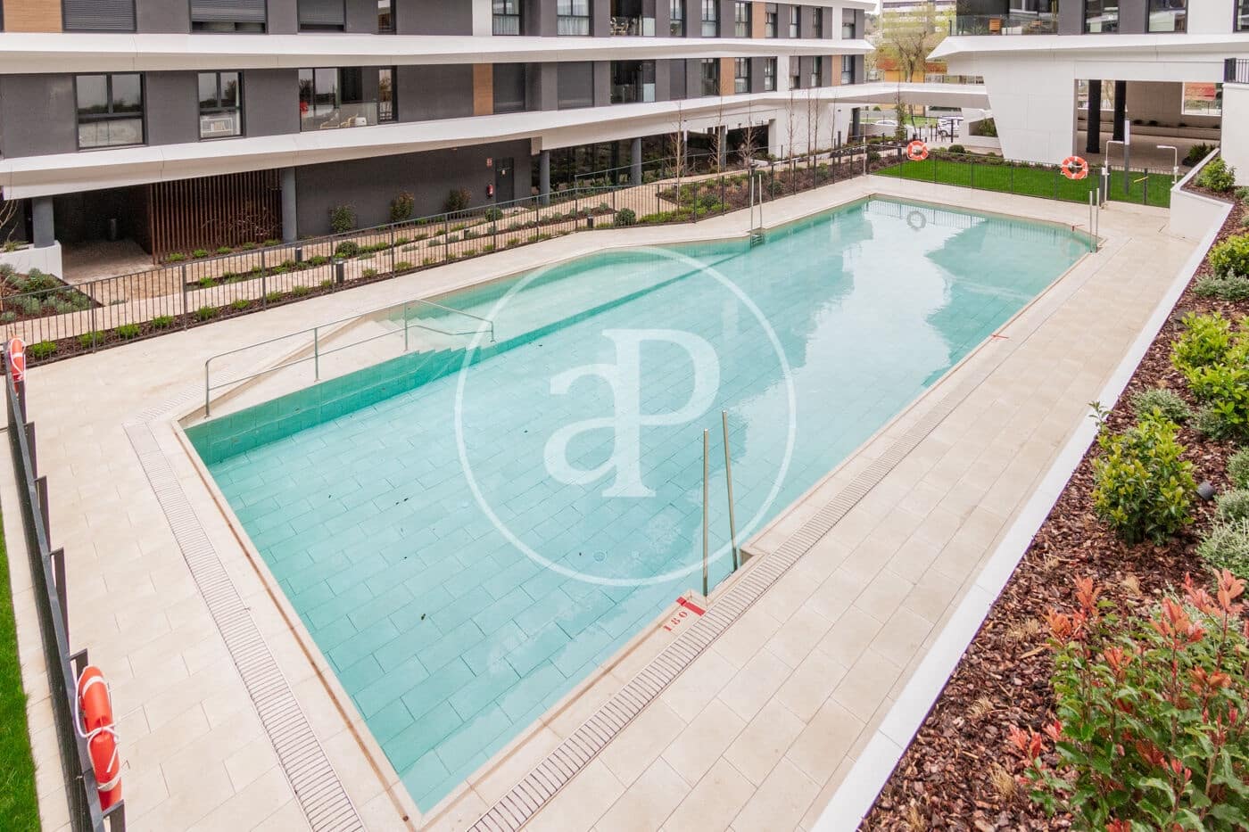 1 Zimmer Apartment zu vermieten in Madrid Stadt mit Pool Garage - 1.650 € (Ref: 8888349)