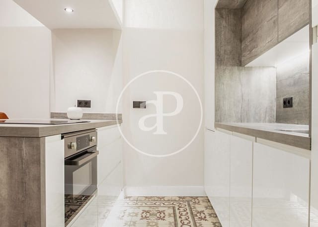 2 sovrum Lägenhet att hyra i Cortes, Madrid stad - 2 750 € (Ref: 8888354)