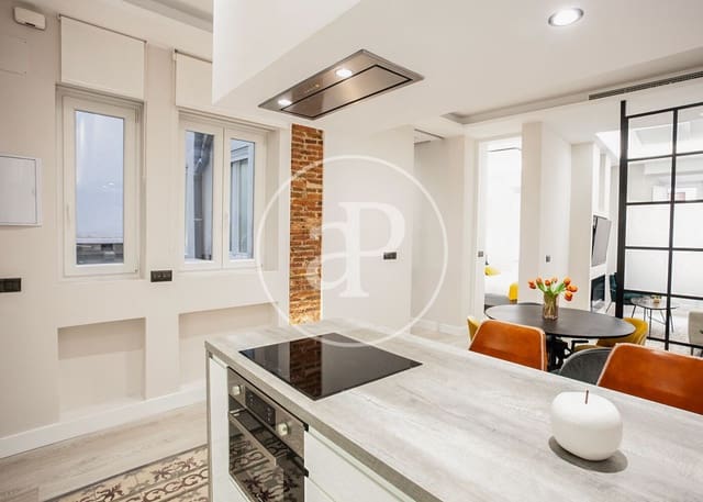 2 sovrum Lägenhet att hyra i Cortes, Madrid stad - 2 750 € (Ref: 8888354)