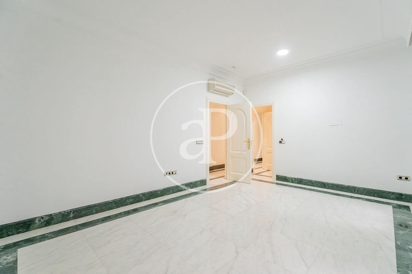 3 bedroom Apartment for sale in Madrid city - € 2,250,000 (Ref: 8893274)