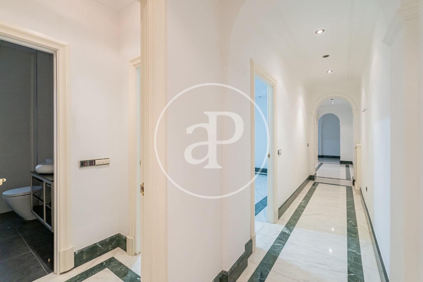 3 bedroom Apartment for sale in Madrid city - € 2,250,000 (Ref: 8893274)