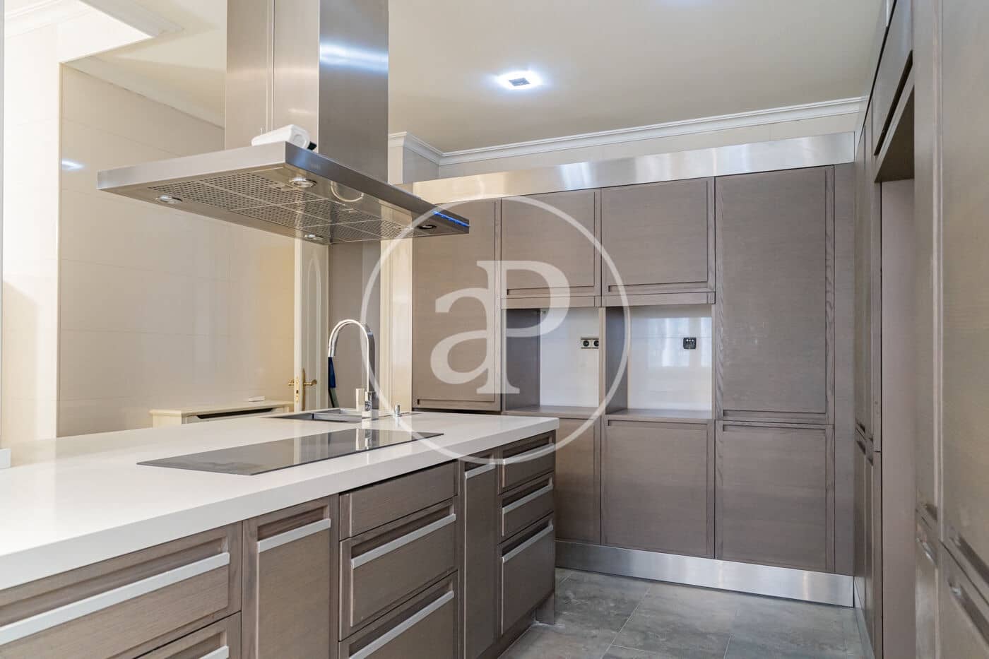 3 bedroom Apartment for sale in Madrid city - € 2,250,000 (Ref: 8893274)