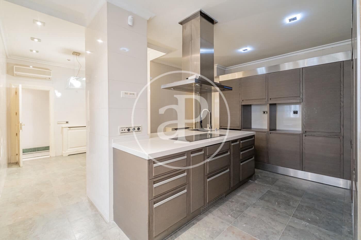 3 bedroom Apartment for sale in Madrid city - € 2,250,000 (Ref: 8893274)