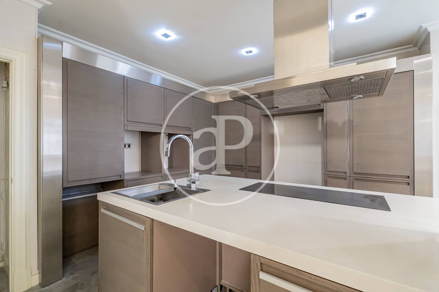 3 bedroom Apartment for sale in Madrid city - € 2,250,000 (Ref: 8893274)