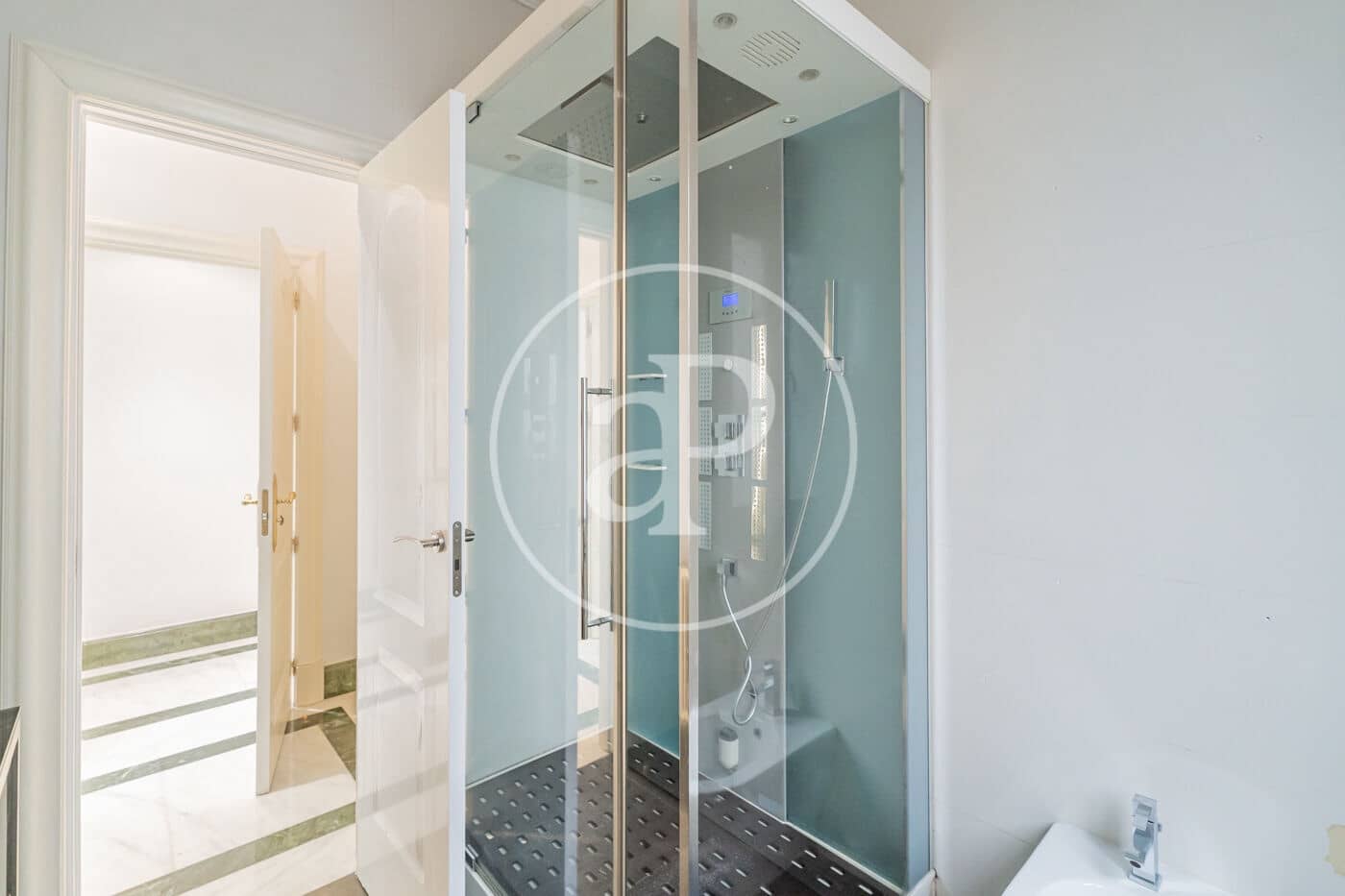 3 bedroom Apartment for sale in Madrid city - € 2,250,000 (Ref: 8893274)