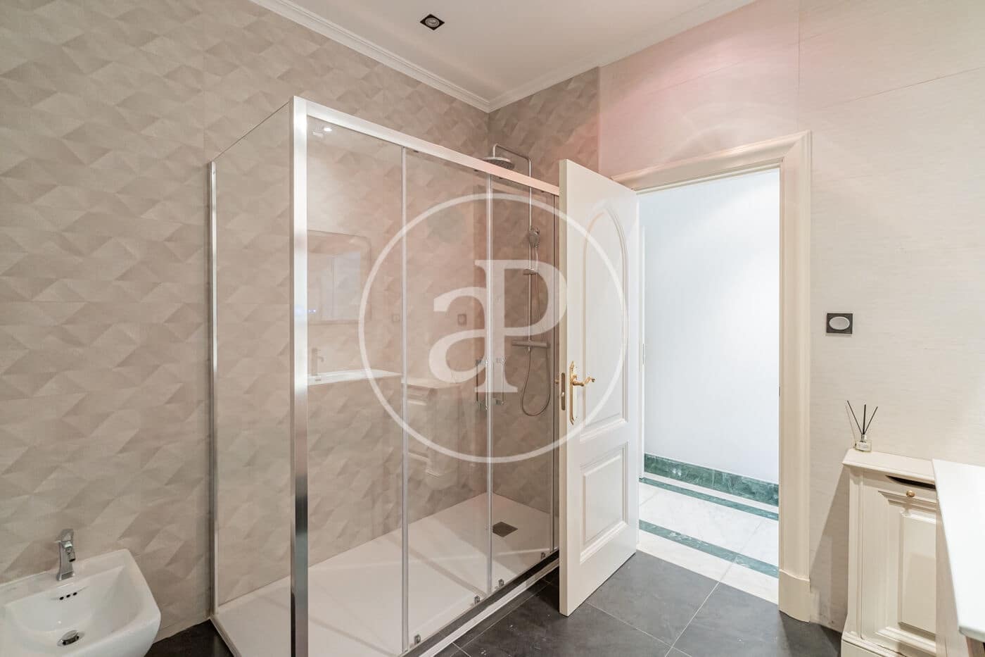 3 bedroom Apartment for sale in Madrid city - € 2,250,000 (Ref: 8893274)