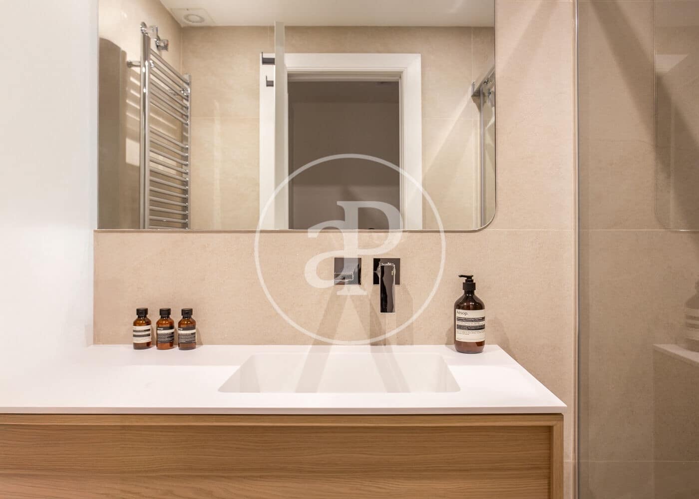 2 quarto Apartamento para arrendar em Madrid cidade - 5 000 € (Ref: 8893276)