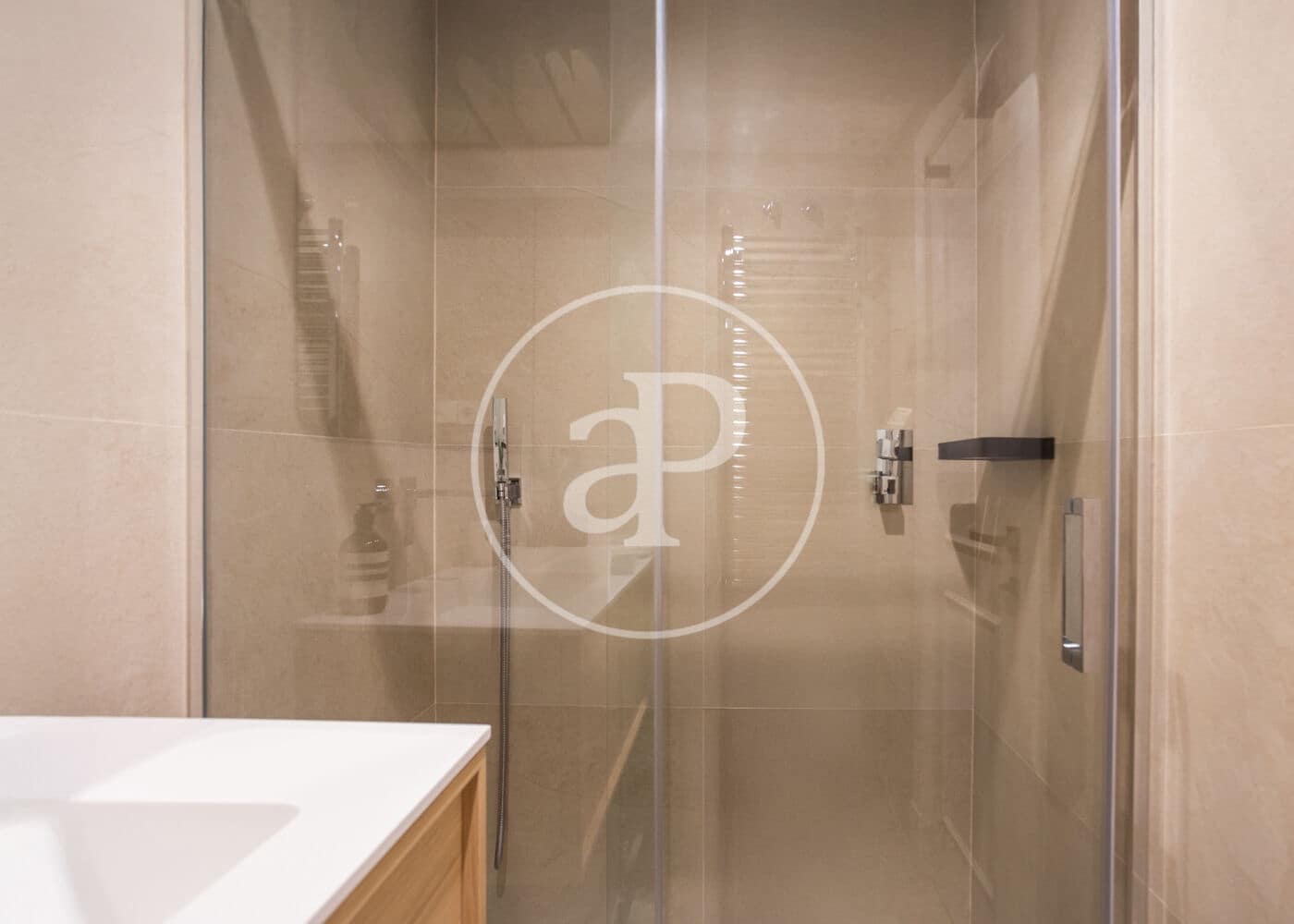 2 quarto Apartamento para arrendar em Madrid cidade - 5 000 € (Ref: 8893276)