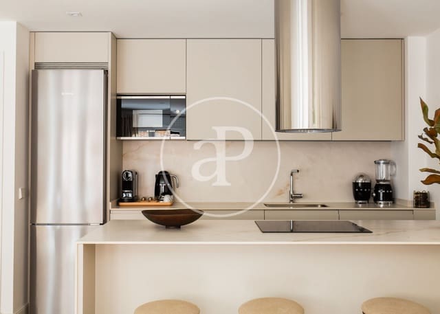 2 soveværelse Lejlighed til leje i Recoletos, Madrid by - € 5.000 (Ref: 8893276)