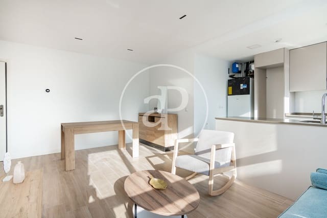 2 soveværelse Lejlighed til leje i Berruguete, Madrid by med swimmingpool - € 1.700 (Ref: 8897053)