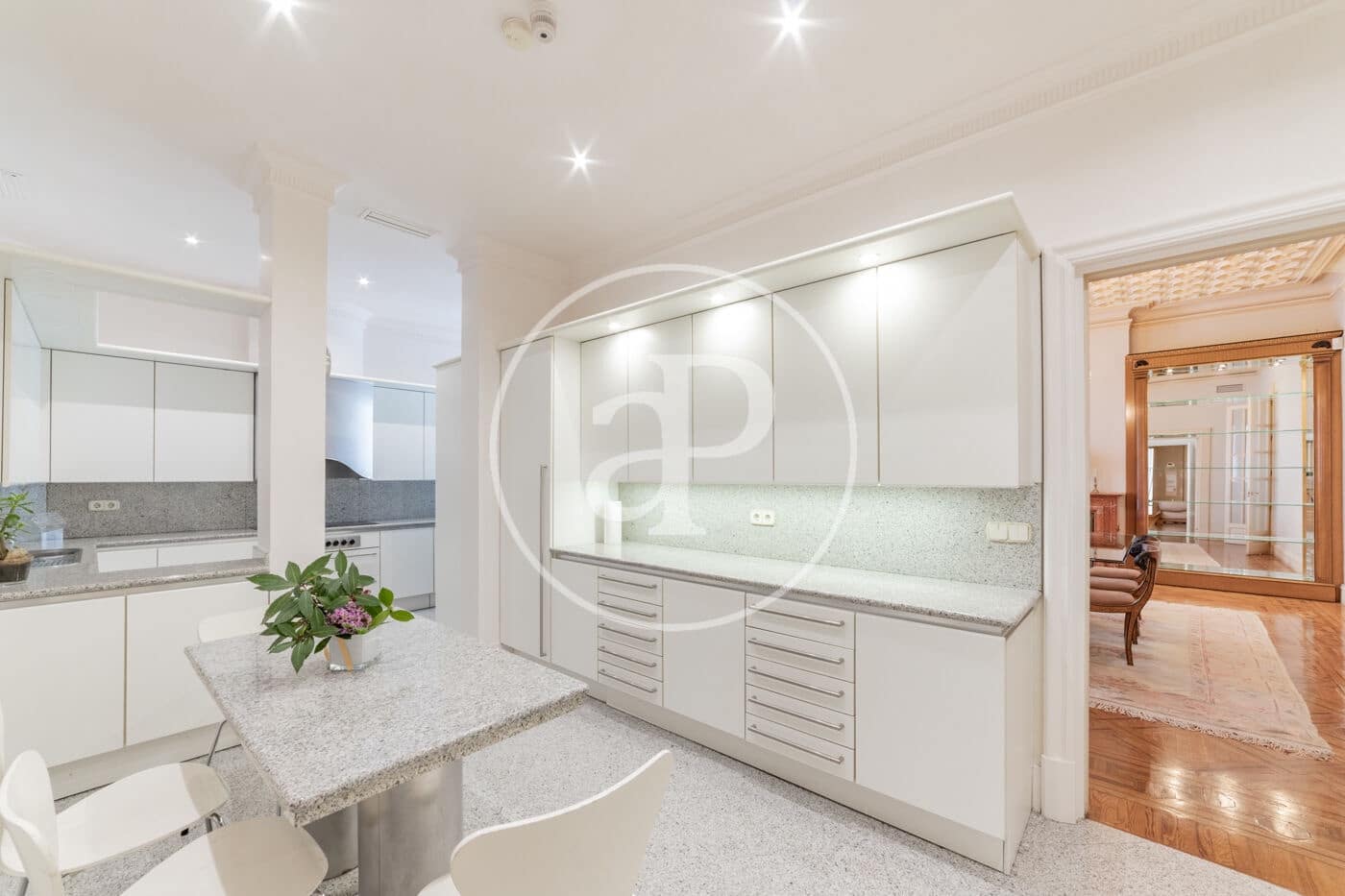 6 soverom Leilighet til leie i Madrid by - € 11 000 (Ref: 8902421)