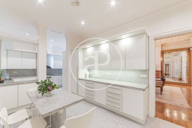 6 soverom Leilighet til leie i Justicia, Madrid by - € 11 000 (Ref: 8902421)