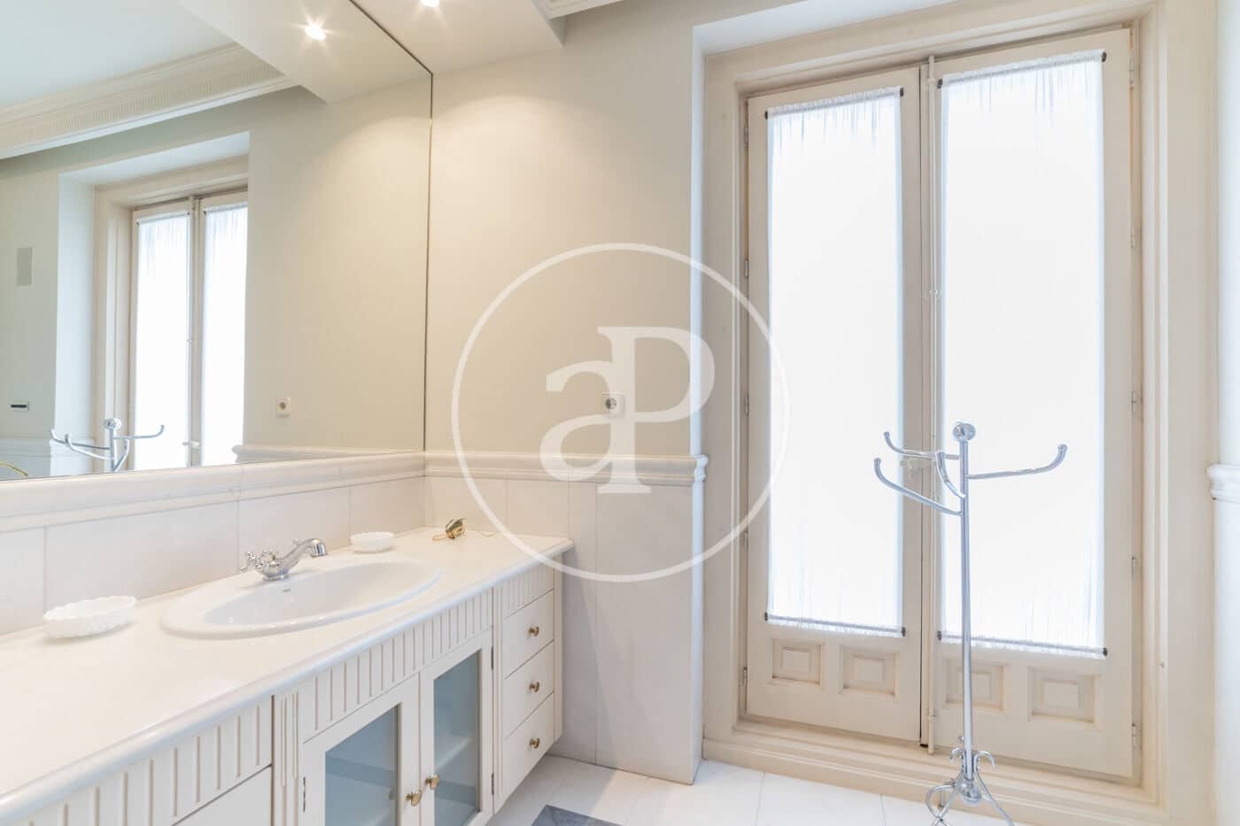 6 soverom Leilighet til leie i Madrid by - € 11 000 (Ref: 8902421)