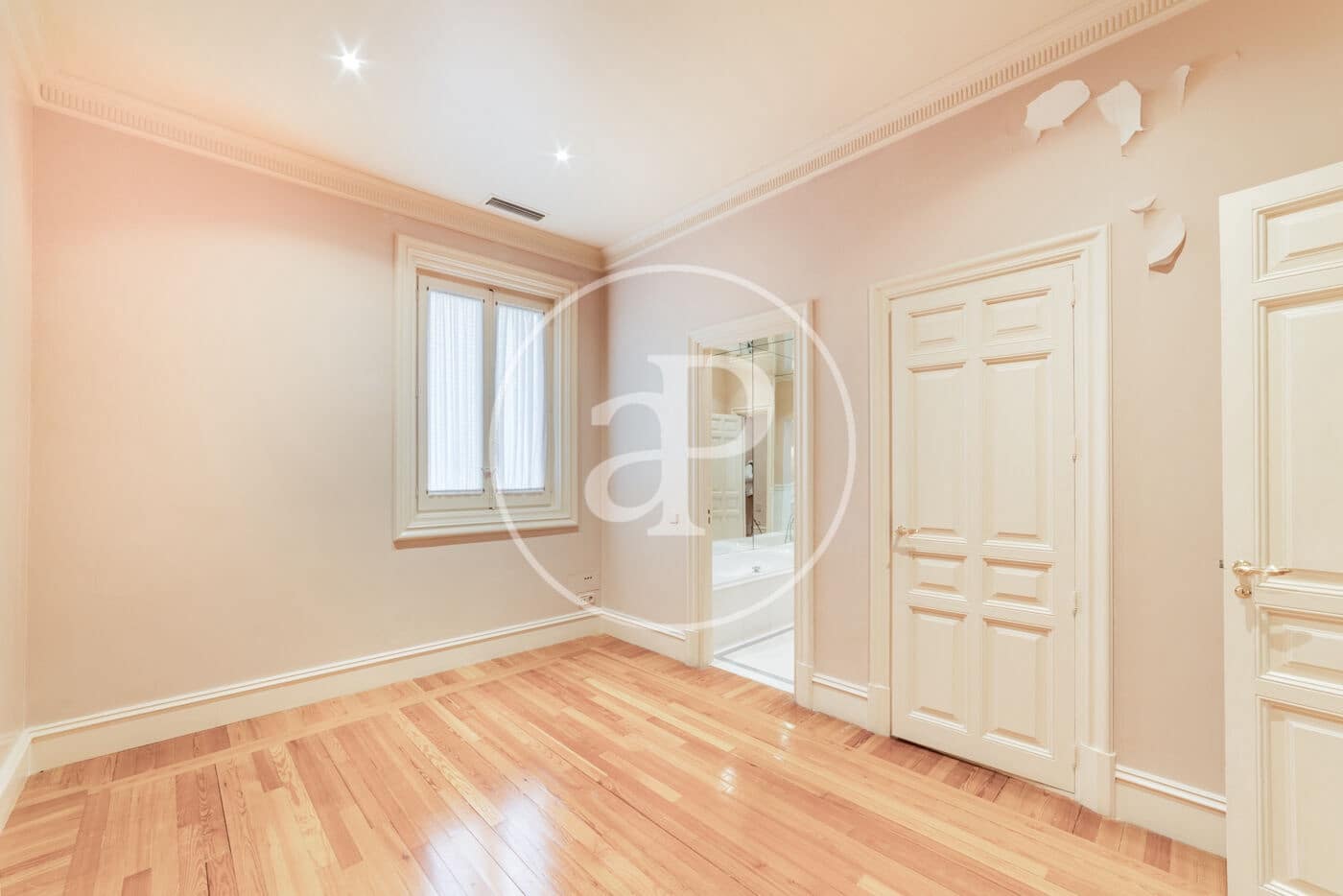 6 soverom Leilighet til leie i Madrid by - € 11 000 (Ref: 8902421)