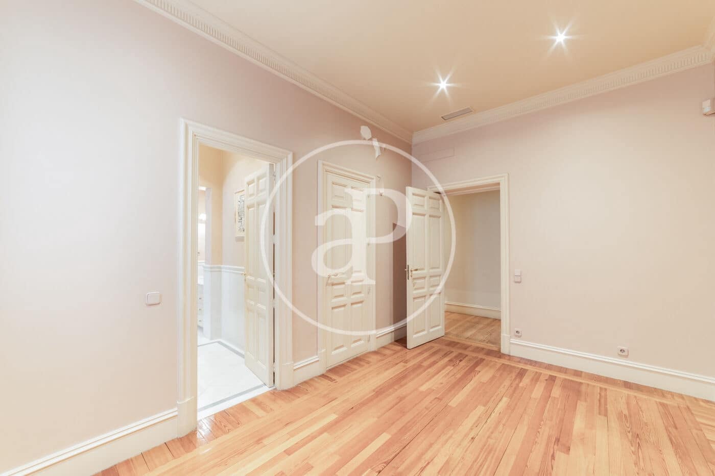 6 soverom Leilighet til leie i Madrid by - € 11 000 (Ref: 8902421)