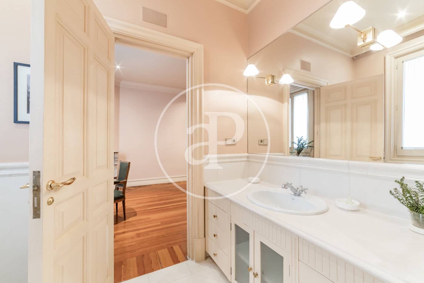 6 soverom Leilighet til leie i Madrid by - € 11 000 (Ref: 8902421)