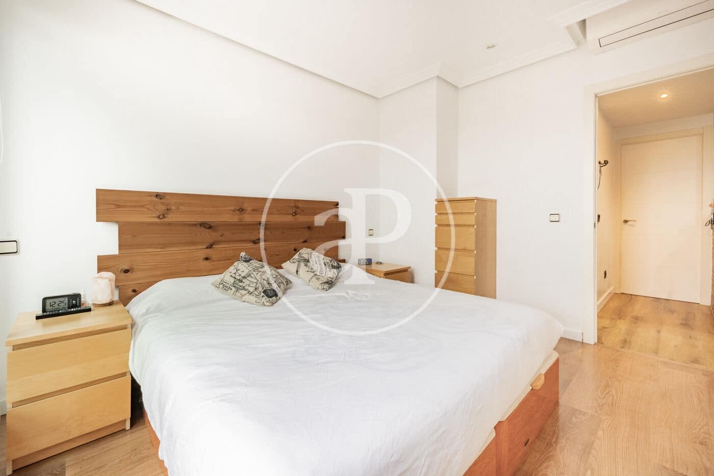 2 soveværelse Penthouse til salg i Madrid by med swimmingpool - € 899.000 (Ref: 8905655)