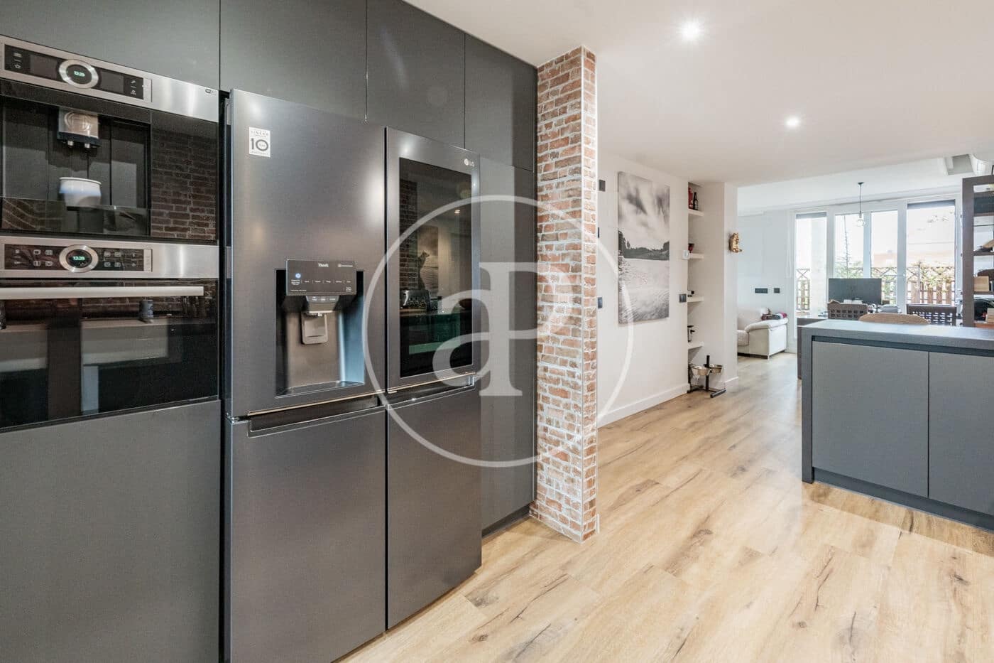 2 soveværelse Penthouse til salg i Madrid by med swimmingpool - € 899.000 (Ref: 8905655)