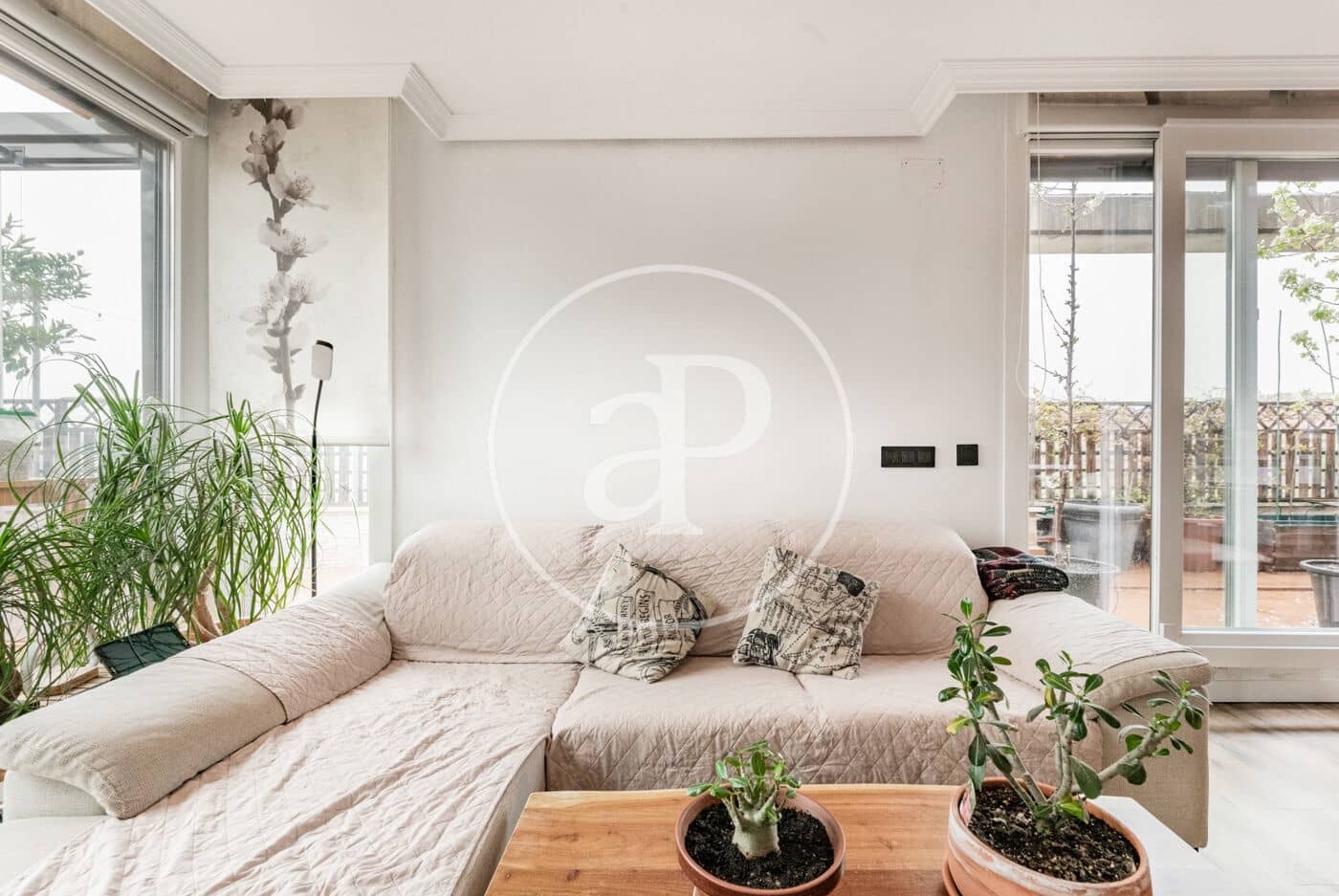 2 soveværelse Penthouse til salg i Madrid by med swimmingpool - € 899.000 (Ref: 8905655)