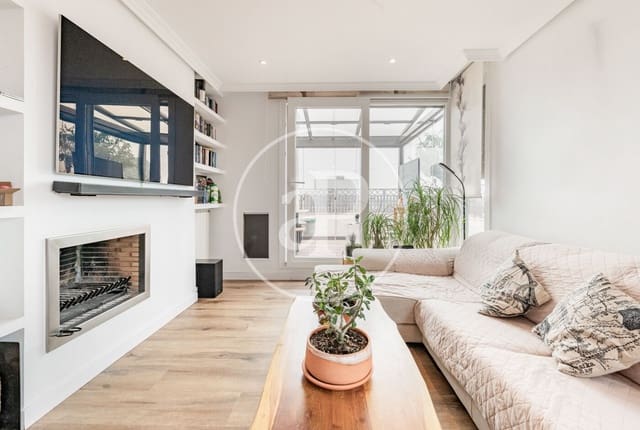 2 bedroom Penthouse for sale in Valverde, Madrid city with pool - € 899,000 (Ref: 8905655)