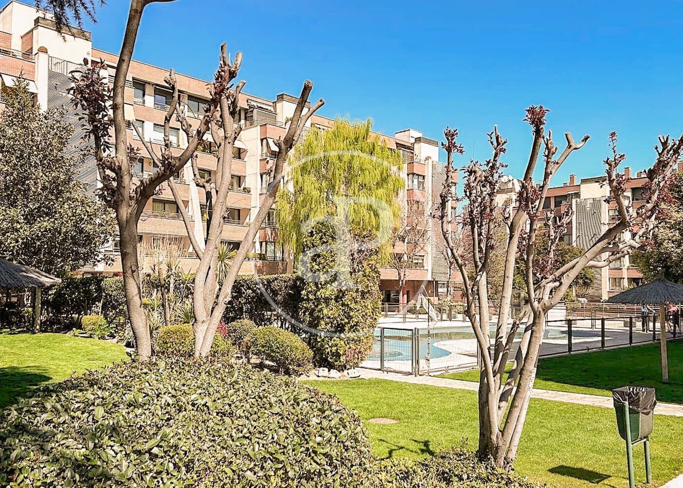 2 soveværelse Penthouse til salg i Madrid by med swimmingpool - € 899.000 (Ref: 8905655)