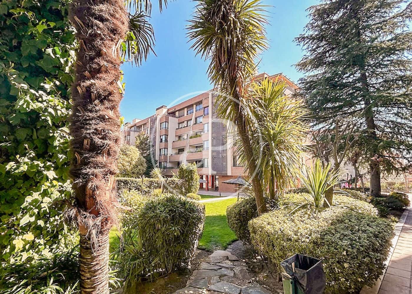 2 soveværelse Penthouse til salg i Madrid by med swimmingpool - € 899.000 (Ref: 8905655)