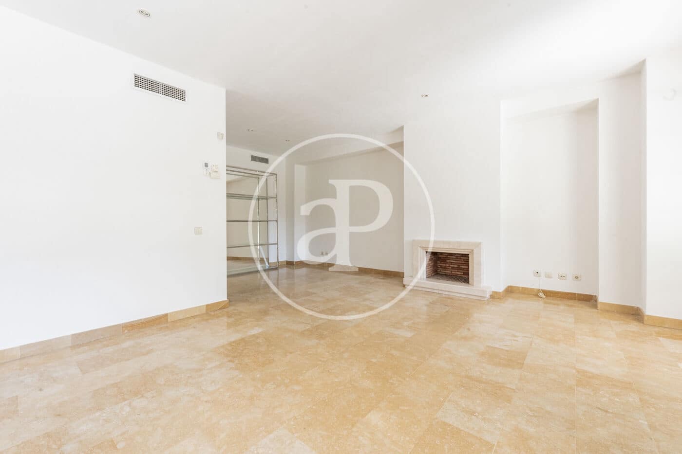 4 soveværelse Villa til salg i La Moraleja med swimmingpool - € 1.650.000 (Ref: 8907719)