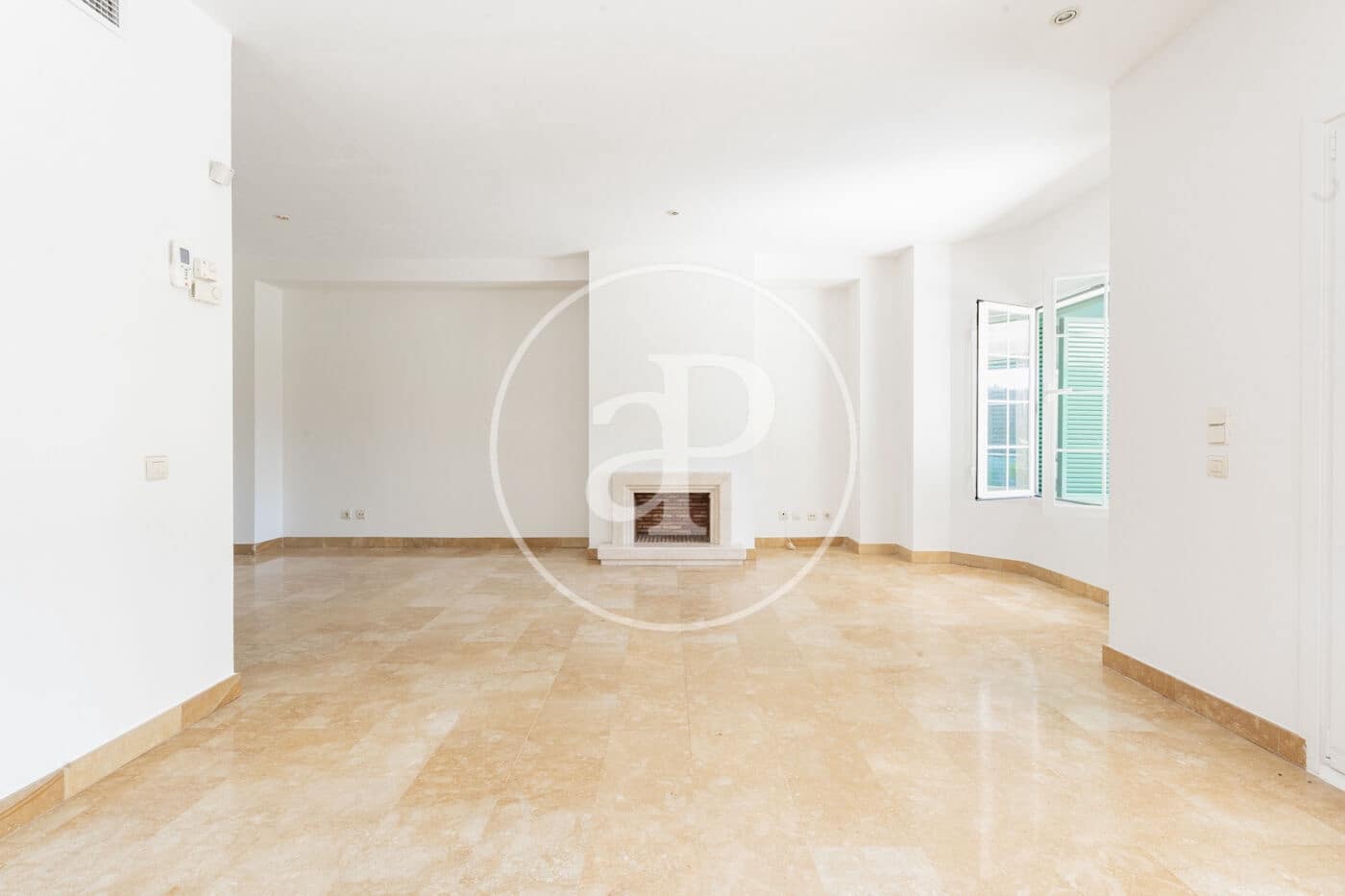 4 soveværelse Villa til salg i La Moraleja med swimmingpool - € 1.650.000 (Ref: 8907719)